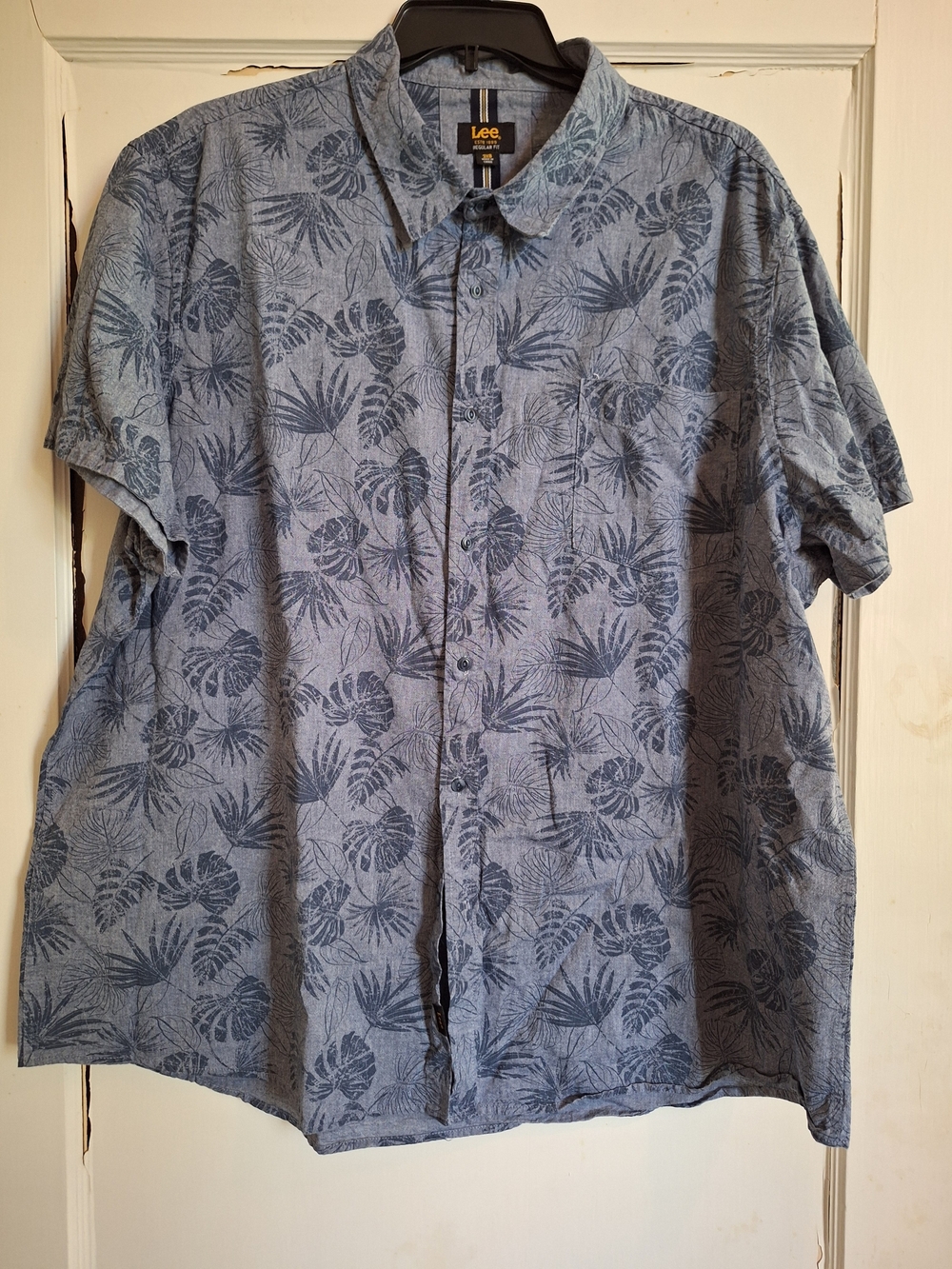 Lee Light Blue Tropical Print Short-Sleeve Button-Down Shirt
